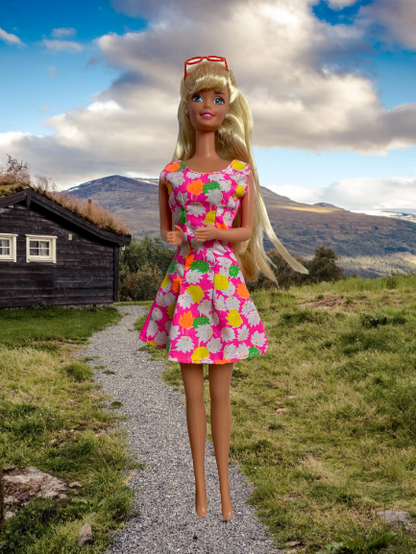 Vintage Barbie w/ Clothes & Accessories